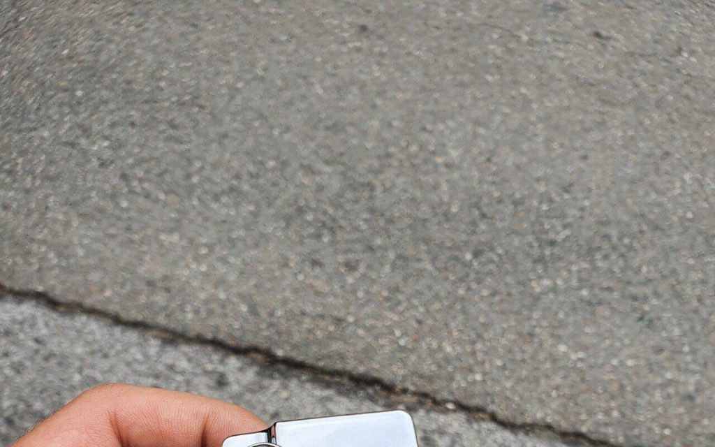 Portable ashtray certified by me too