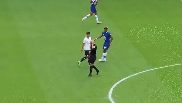 Reese James gif that Son Heung-min grabbed whenever he ran