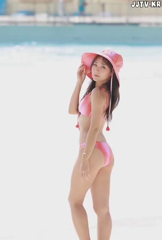 Racing model Park Ji Eun's bikini photo shoot