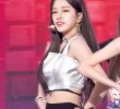 Hole-in-waist outfit that highlights the waistline Ive Ahn Yu-jin