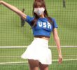 The heavy USA T-shirt cheerleader Ahn Ji-hyun can hear the bottom
