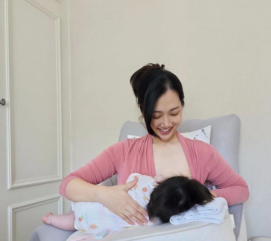 (SOUND)Kim Min-jung, a former KBS announcer, breastfeeding revealed
