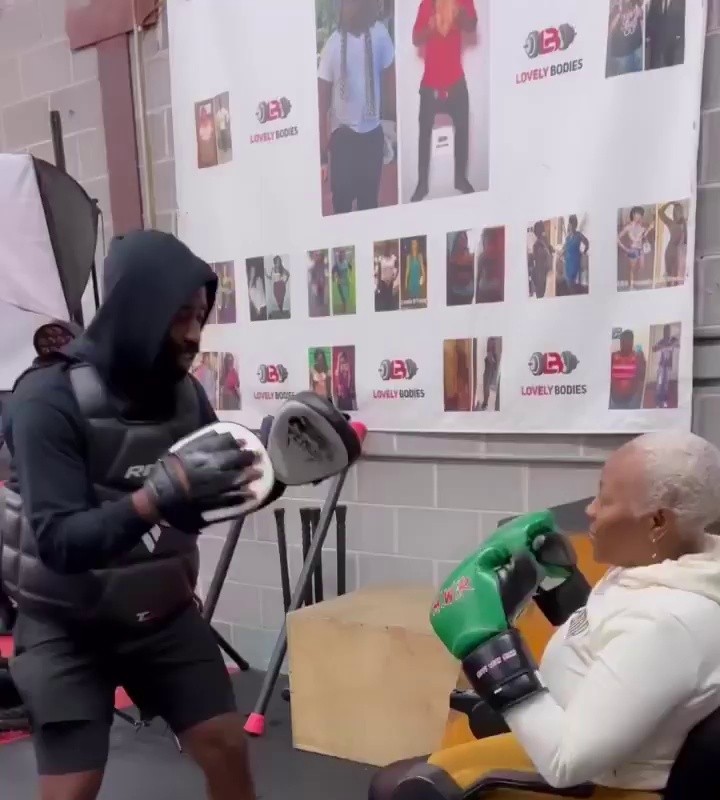 (SOUND)The strongest boxer among women with disabilities. gif