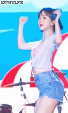 Bibi and Eunha are wearing pink cropped tops and short jeans