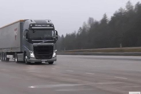 Even if I look at it again, it's a Volvo braking force gif