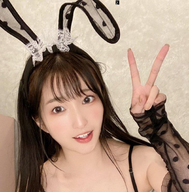 AV actress noona dressed as a rear-end search-oriented rabbit