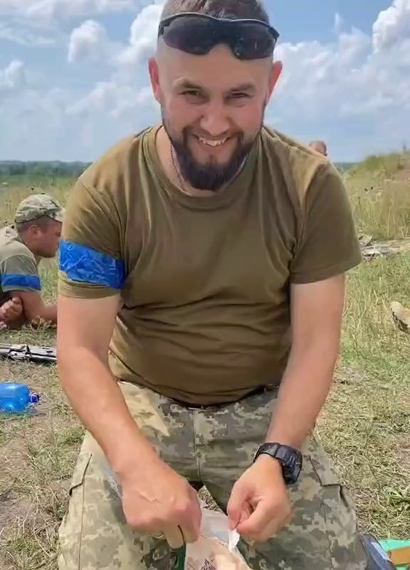 Ukrainian soldiers eating Korean combat food