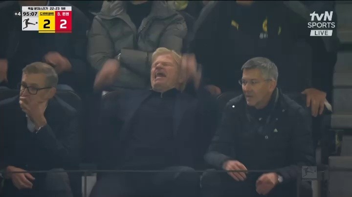 Oliver Kahn is furious when Dortmund v Munich equalizer works LOL