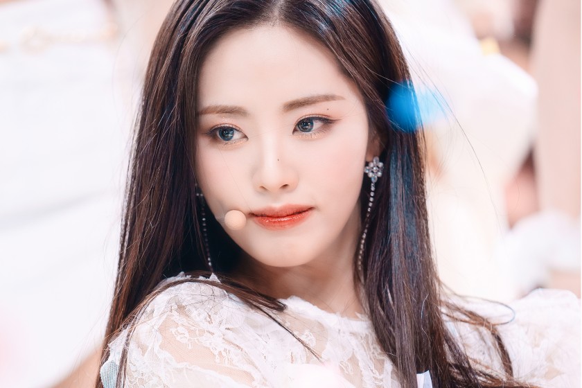 The universe in fromis_9's eyes