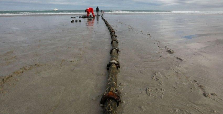 Youngp submarine cable cut at the same time