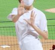 White T-shirt and dolphin pants Ahn Jihyun cheerleader