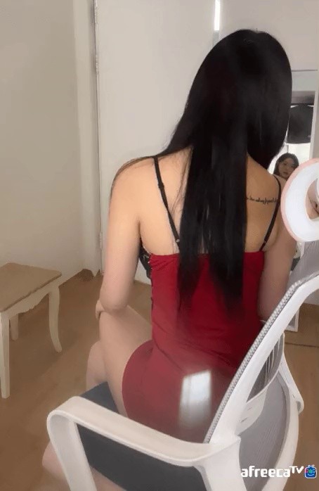 Women's cam that goes half way around in a red lingerie look ㅑㅗㅜ