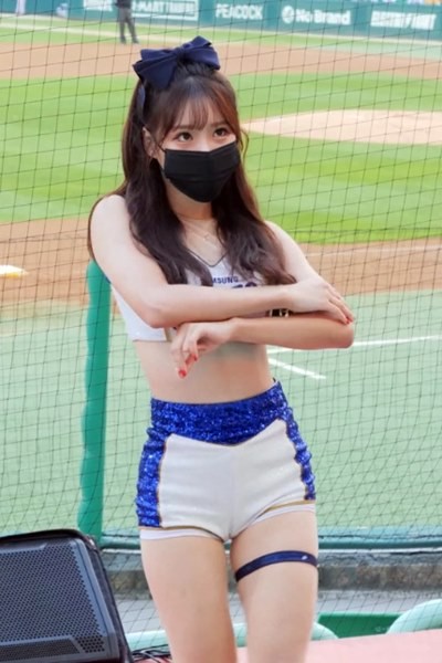 Ribbon sexy gartering tight shorts Choi Hong-ra cheerleader