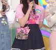 (SOUND)YU JIN with a pink ribbon bag