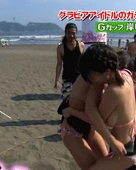 Japan Broadcasts Wrestling on the Beach