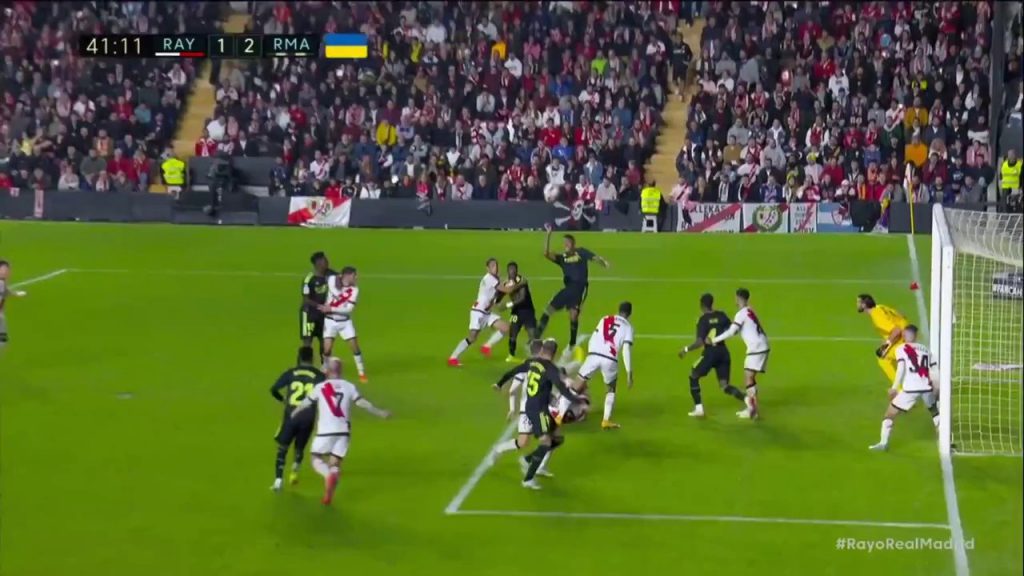 (SOUND)Rayo vs Real Madrid Militain. Super elastic header come from behind Shaking
