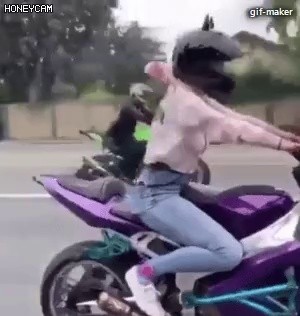 Riding a motorcycle in skinny jeans ㅊㅈgif
