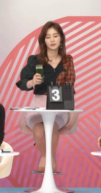 Announcer Park Yeonkyung drinking sprout barley water