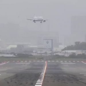 (SOUND)The scene of the 737 landing in a stormy weather