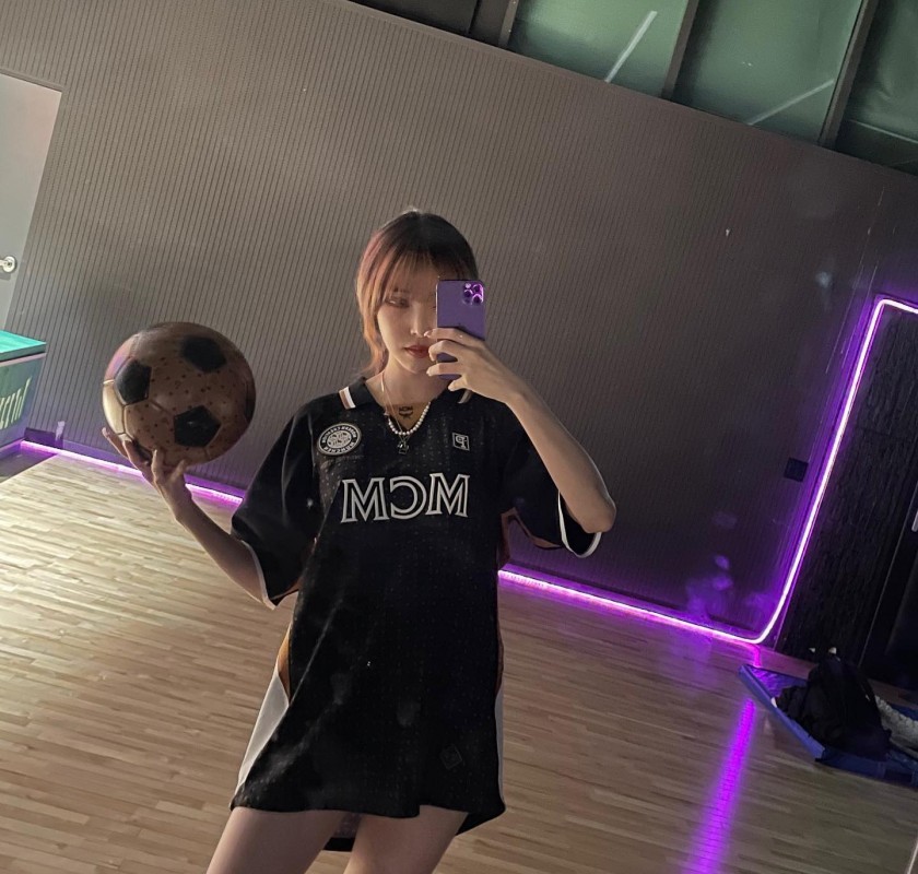 Other Yuju Instagram_Soccer ball