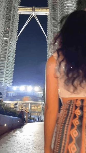 Petronas Twin Towers, Kuala Lumpur, Malaysia gif