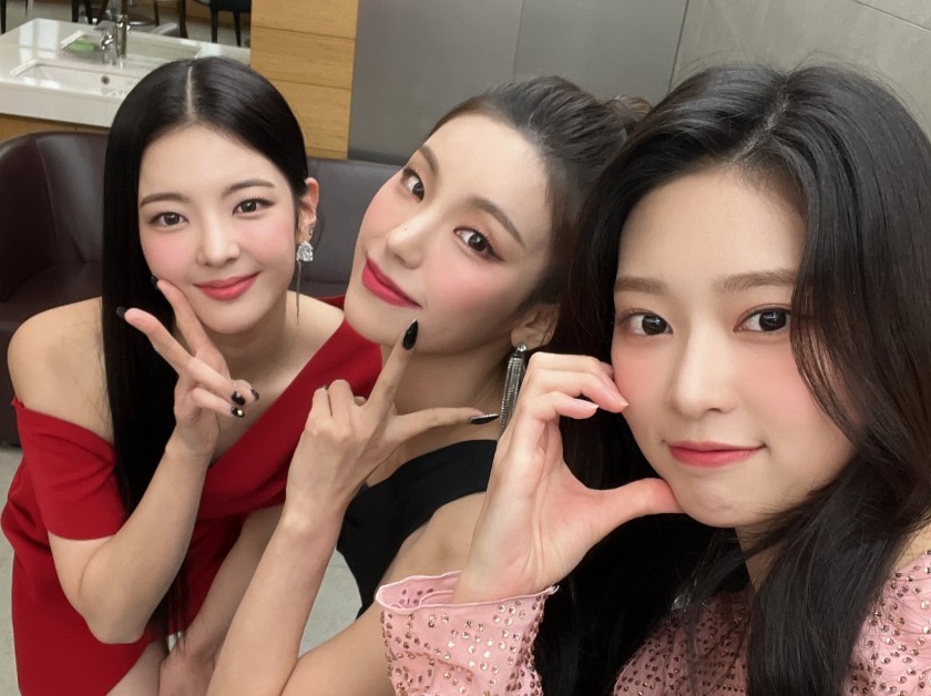 ITZY's beautiful 3 MCs for "Show! Music Core"