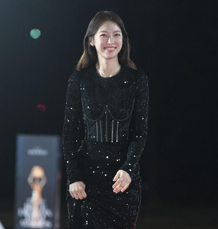 Gong Seungyeon at Blue Dragon Film Festival in Black Dress