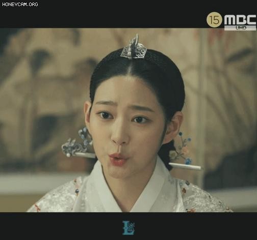 Crown Prince Minju, who has a good heart and face - Golden Spirit