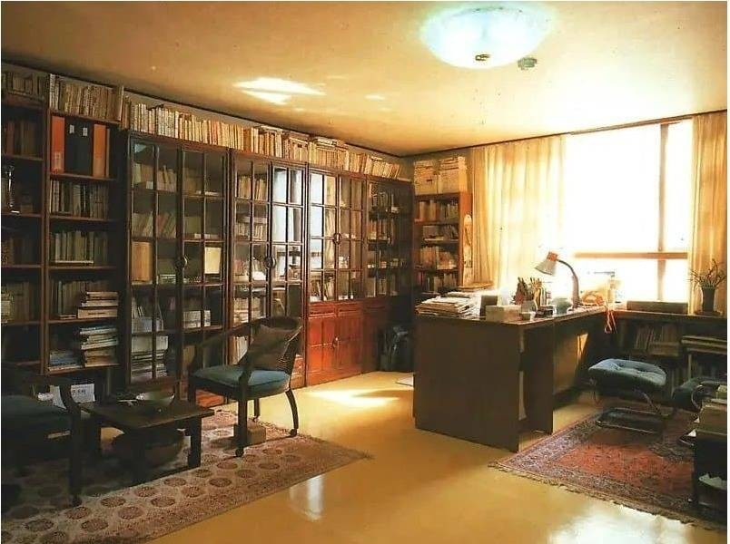 Inside the 80's high-class houses