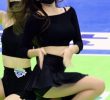 Off-solder black skirt Ahn Jihyun cheerleader