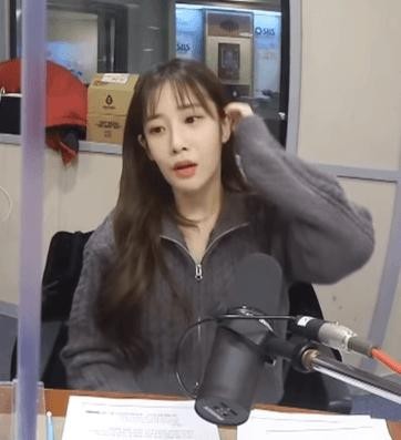 LOVELYZ's Yoo Ji-Ae shows the importance of spacing