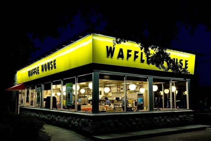 (SOUND)Waffle House in the U.S., the madness itself