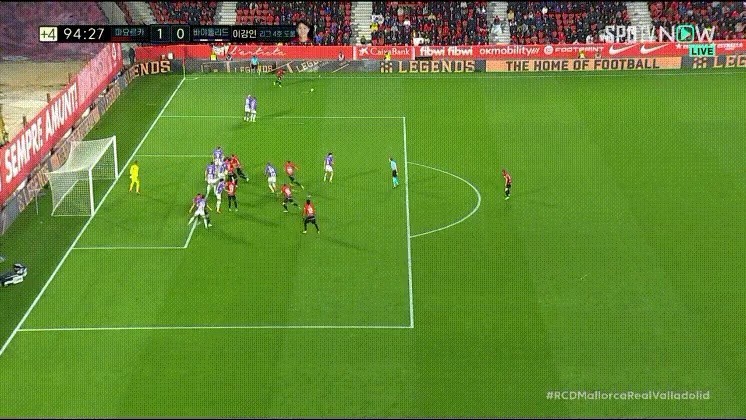 Lee Kang-in's crazy assist from various angles gif