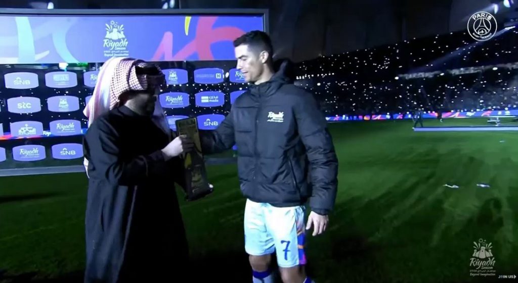 PSG v. Ronaldo to win MOM Award for Al United Team Shaking.