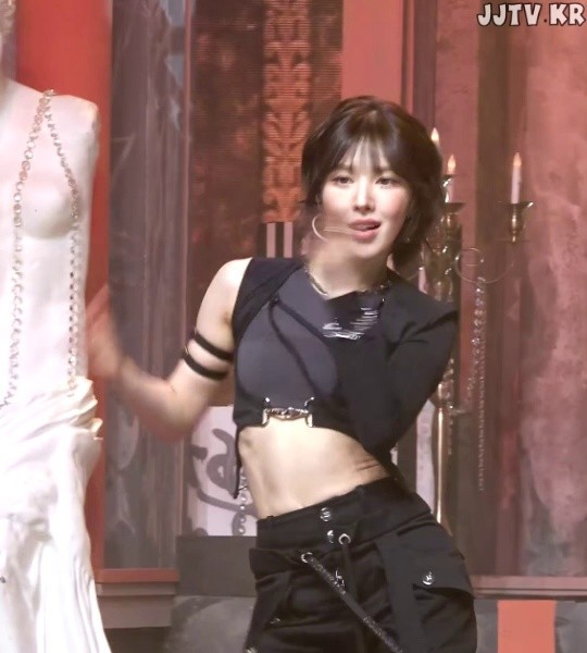 What happened to Red Velvet's abs? God the Beat Wendy.