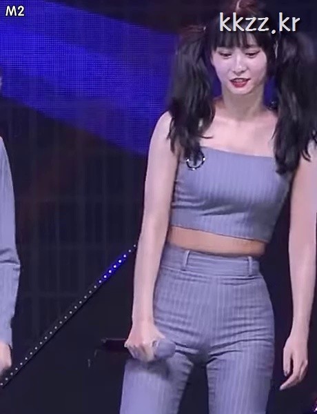 TWICE MOMO putting a mic between TWICE's thighs.