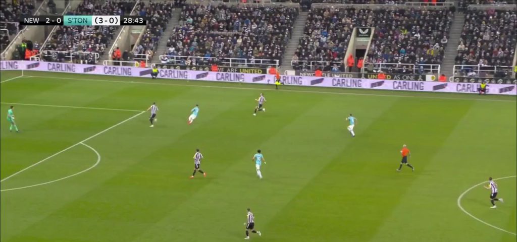 (SOUND)Newcastle vs Southampton Che Adams great mid-range chase goal Shaking. AGG 3 1