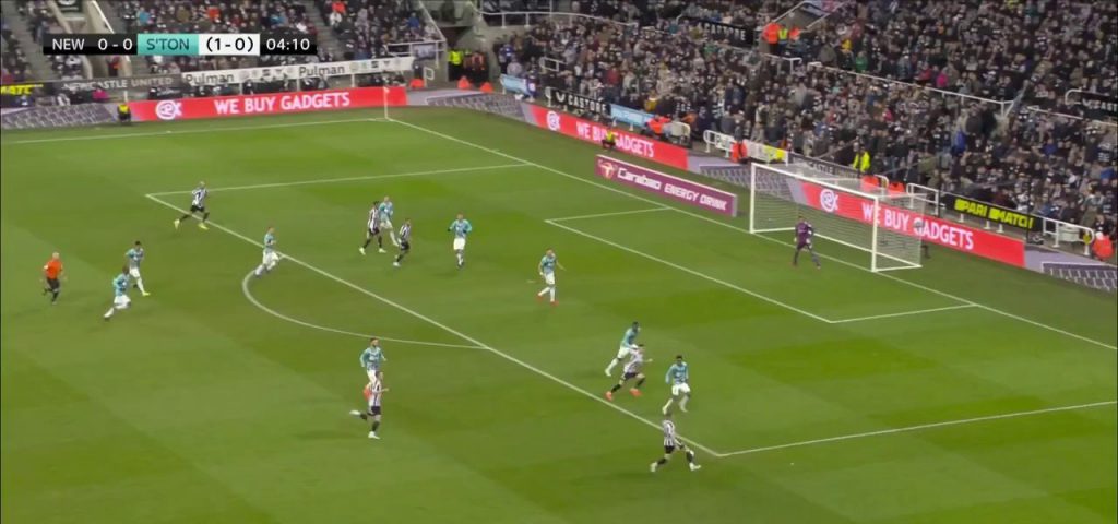 (SOUND)Newcastle vs. Southampton Sean Longstaff's first goal.L, l, l, l, l, l. AGG 2 0