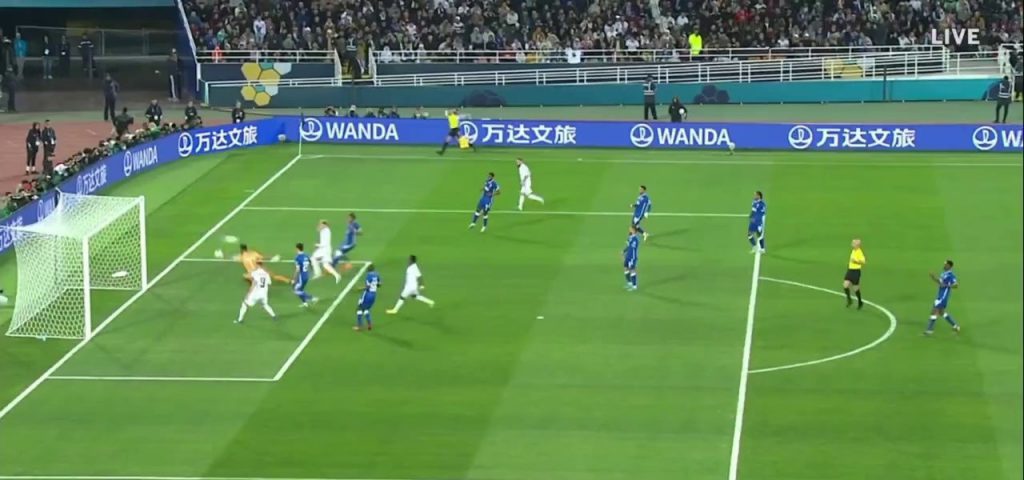 (SOUND)Real vs. Al Hilal Valverde's decisive goal in the Club World Cup final.L, l, l, l, l, l. L, l, l, l, l, l.