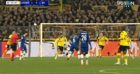 Dortmund vs Chelsea Enzo Sharp Medium-Range Cobel Super Save Shaking. Shaking.