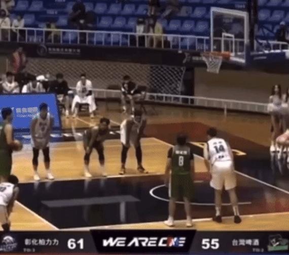 Taiwan cheerleaders sabotage free throws