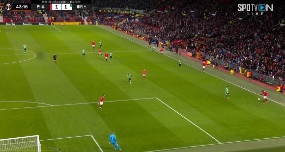 Manchester United vs Betis de Gea, passing pass miss again, overcoming the critical loss crisis. Shaking. Shaking.