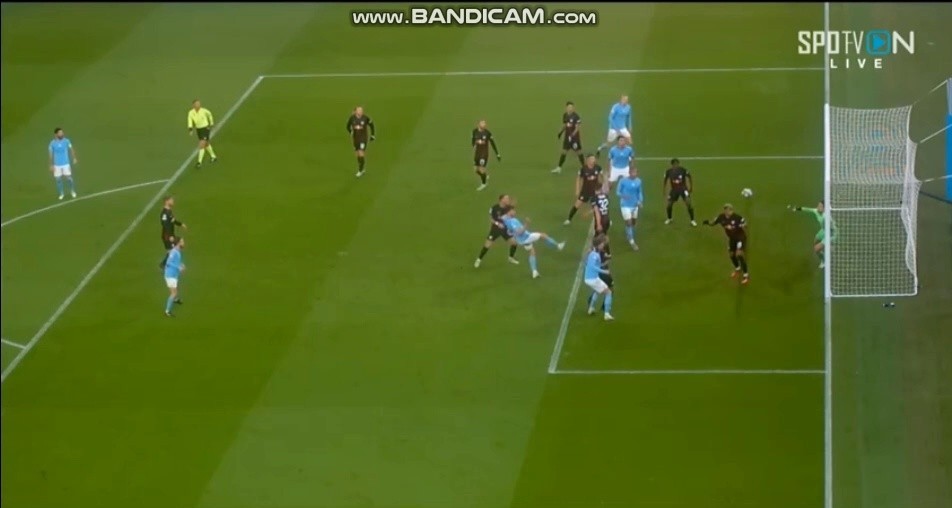 Manchester City vs. Rahiffschier Holland hat-trick. Shaking. Shaking.