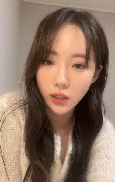 Luda says she's going to do Instagram live.