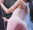 Pink leggings body racing model Yeon Jieun.