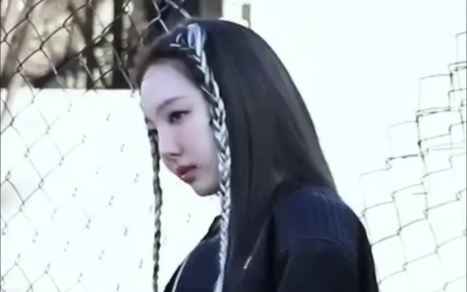 NAYEON's "READY TO BE" album jacket shooting behind the behind story