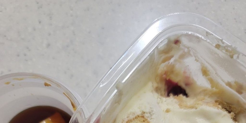 Controversy over the younger brother who ate pudding that flipped Twitter twt