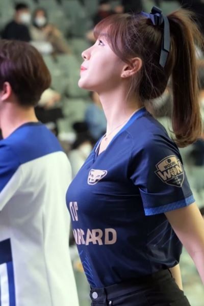(SOUND)Cheerleader Ahn Jihyun's presence outside the uniform