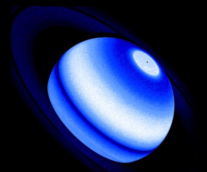 Images of Saturn taken by Hubble Space Telescope with ultraviolet light