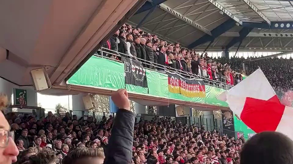 (SOUND)German football stadium at risk of collapse